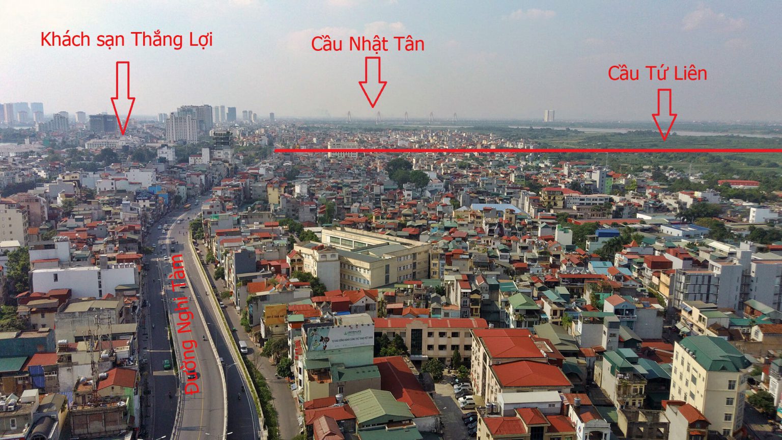 Nút giao ở chân cầu phía Hà Nội rất gần với khách sạn Thắng Lợi