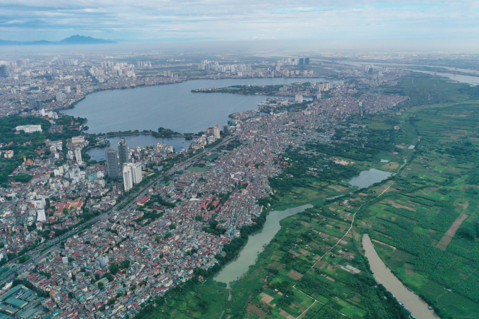 Khu vực dân cư ngoài đê Nhật Tân, giáp bãi sông Hồng thuộc quận Tây Hồ