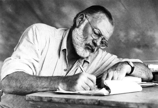 Tác giả Ernest Hemingway (21/7/1899 - 2/7/1961)