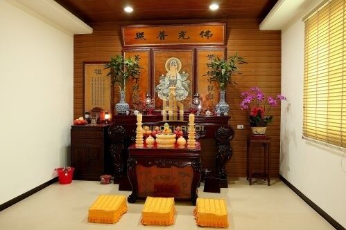Ngoài những nguyên tắc phong thủy khi đặt bàn thờ Phật 